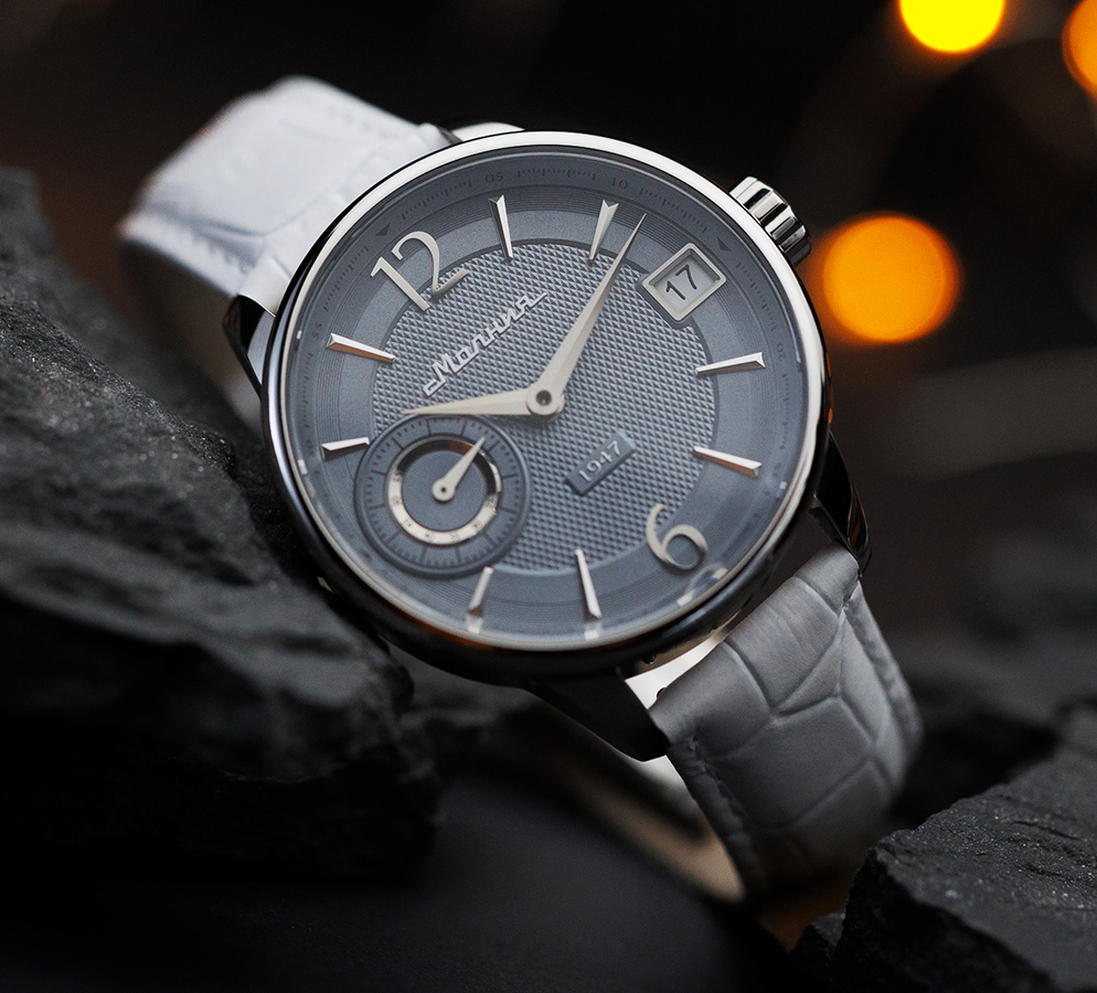 Amuleto TCB 3605 42 mm cuerda manual