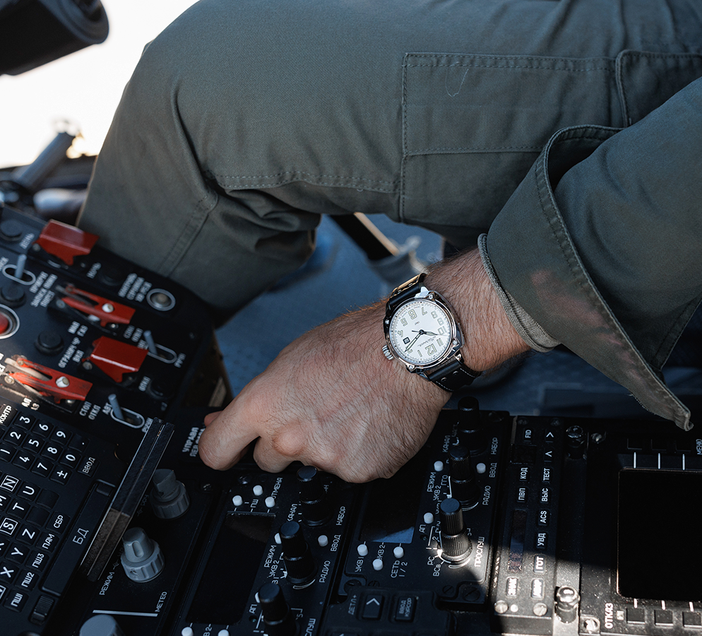 Berkut TCB 8215 42 mm Automático