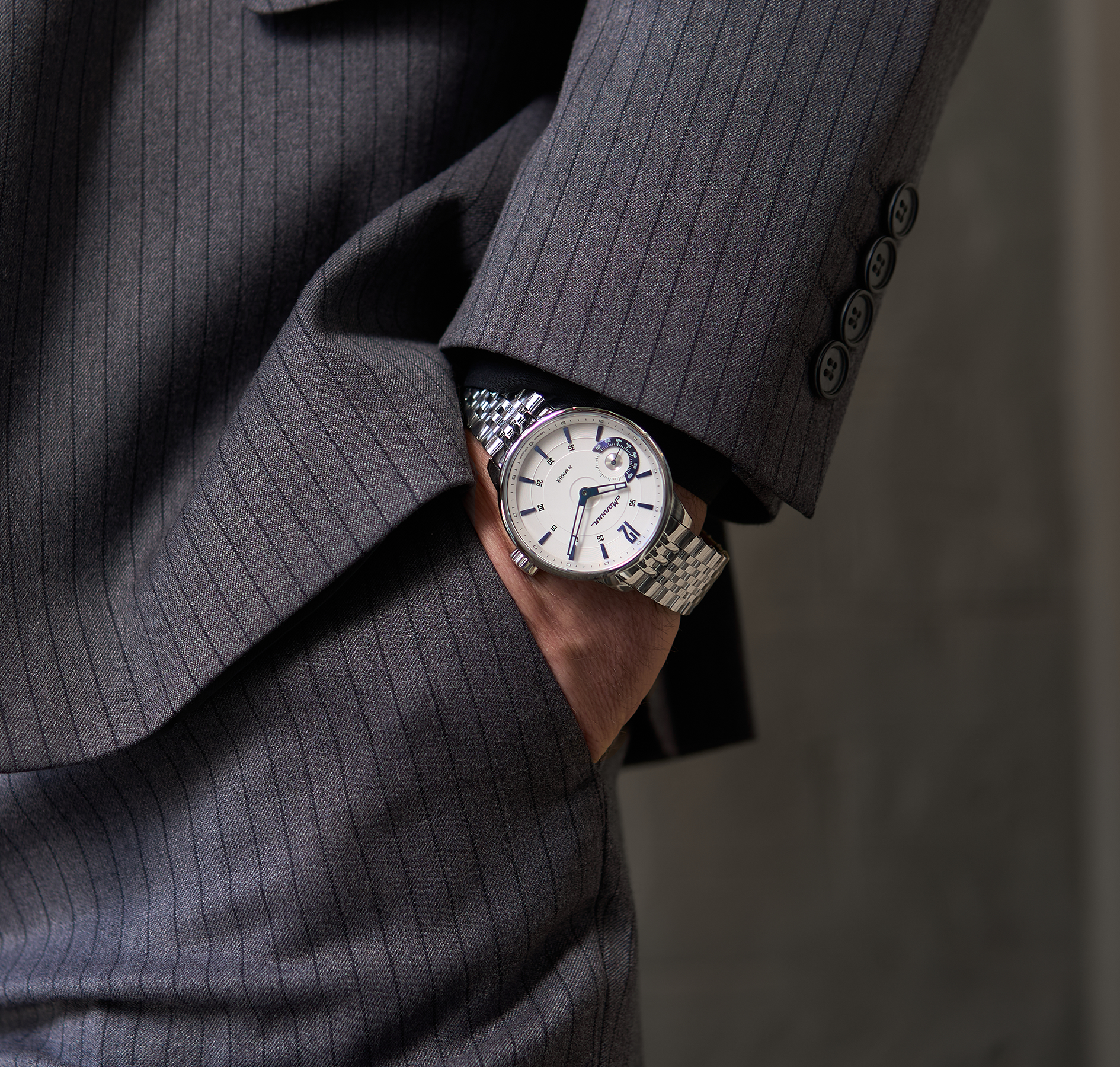 Tribute 1984 TCB 3603 42 mm manual winding