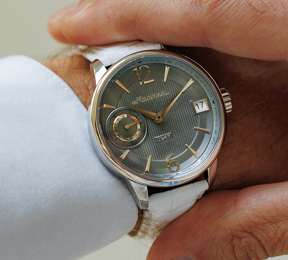 Amuleto TCB 3605 42 mm cuerda manual