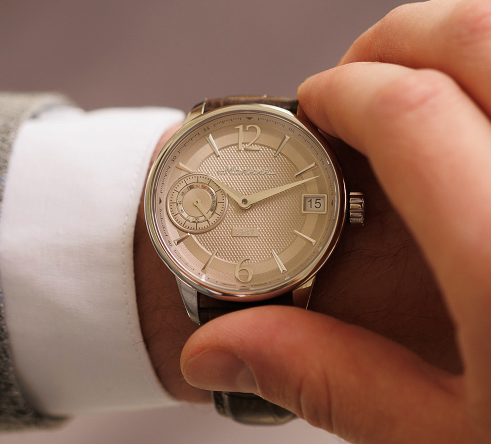 Amuleto TCB 3605 42 mm cuerda manual