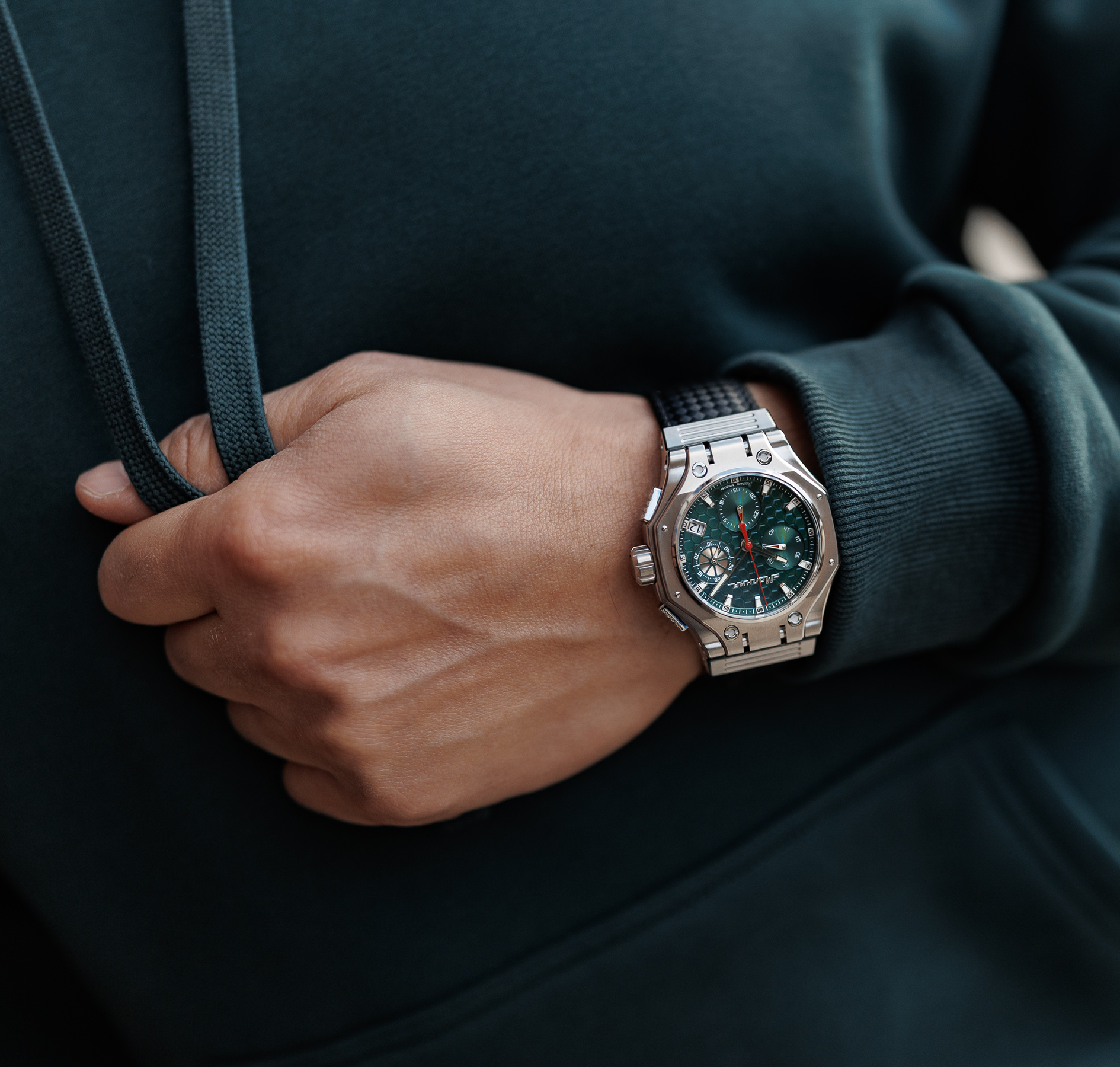 Hyron Z60 44 mm quartz chronograph