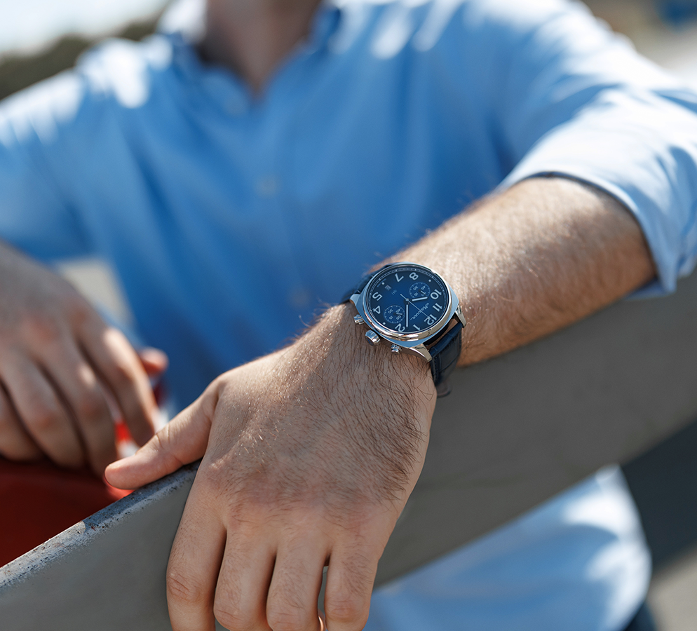 Evolution 6S21 42 mm quartz chronograph