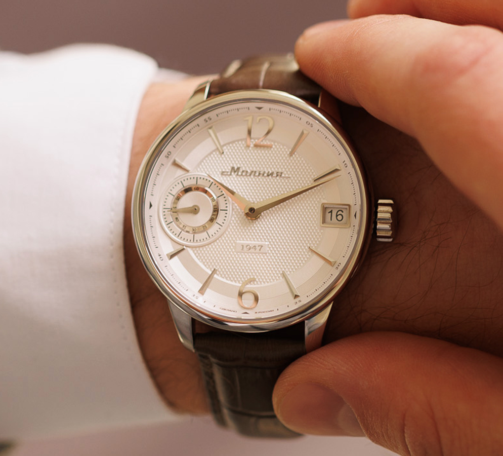Amuleto TCB 3605 42 mm cuerda manual