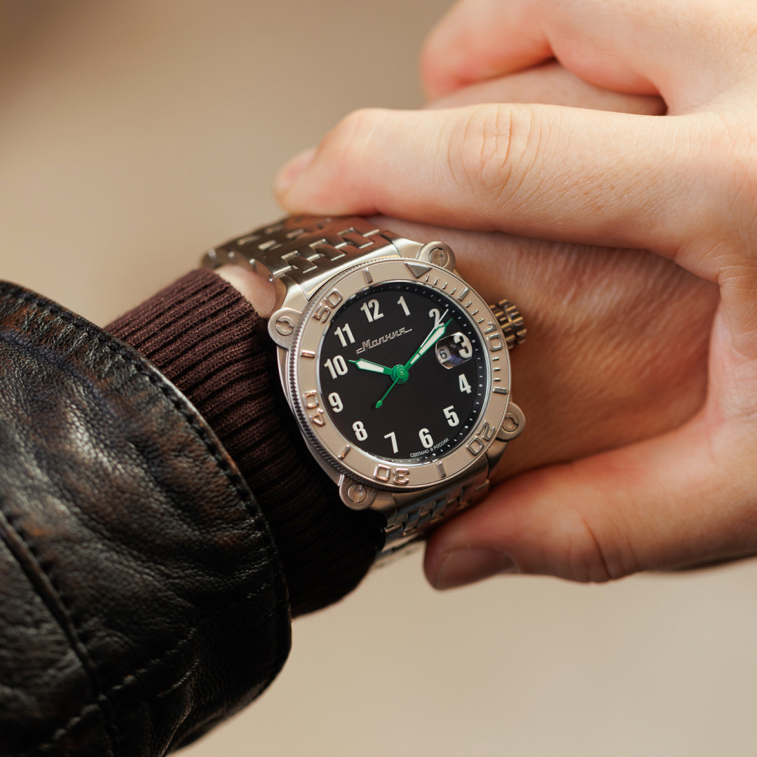 Tanque 8215 de 42 mm con cuerda automática