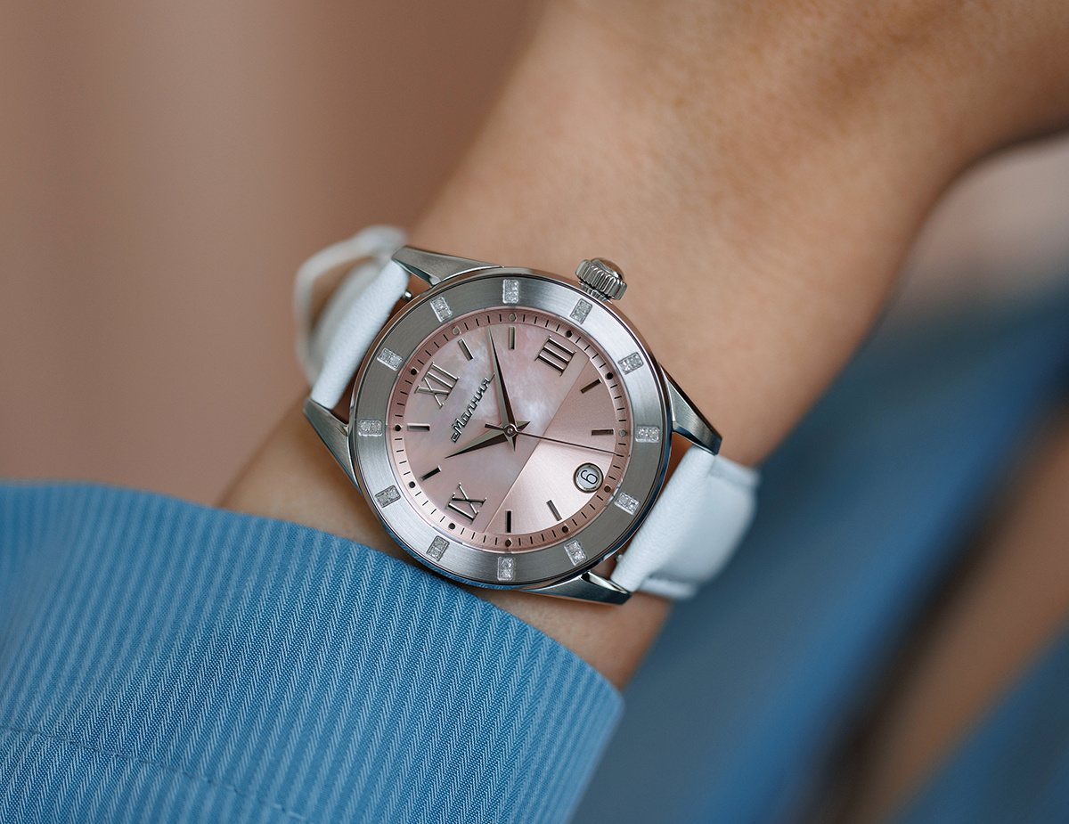 Colección femenina renovada de relojes «Perla»