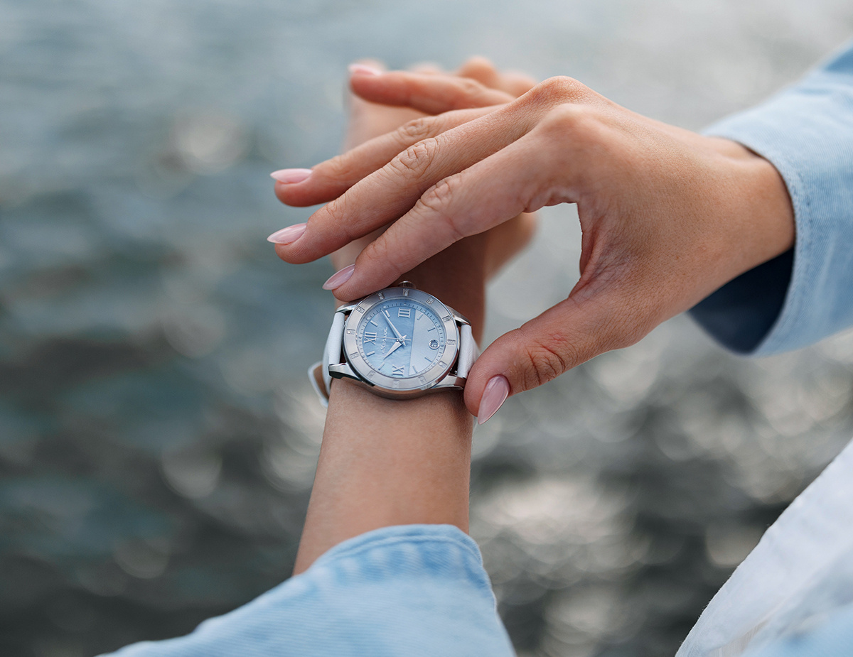 Colección femenina renovada de relojes «Perla»
