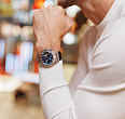 Hyron Z60 44 mm quartz chronograph (1)